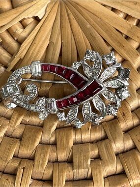Vtg Mazer Brooch Red Garnet Faceted Rhinestones And Baguettes Silver Tone Swirl
